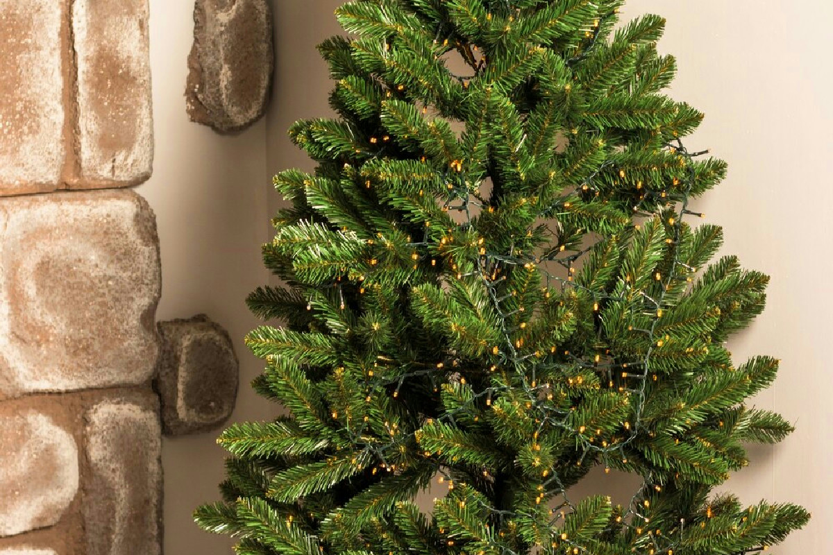 Quando conviene scegliere un albero di Natale naturale invece di uno artificiale per la casa e l'ambiente festivo