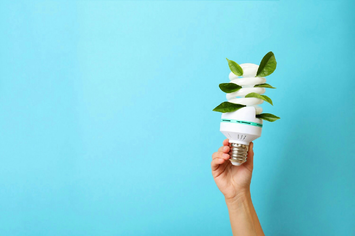 Ridurre le bollette di casa senza cambiare le abitudini quotidiane: consigli per risparmiare energia