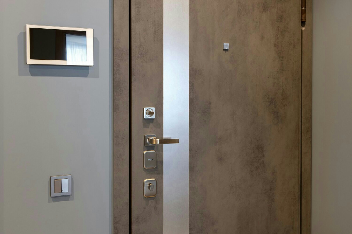 Soluzioni efficaci per aumentare la sicurezza della casa con porte e serrature rinforzate